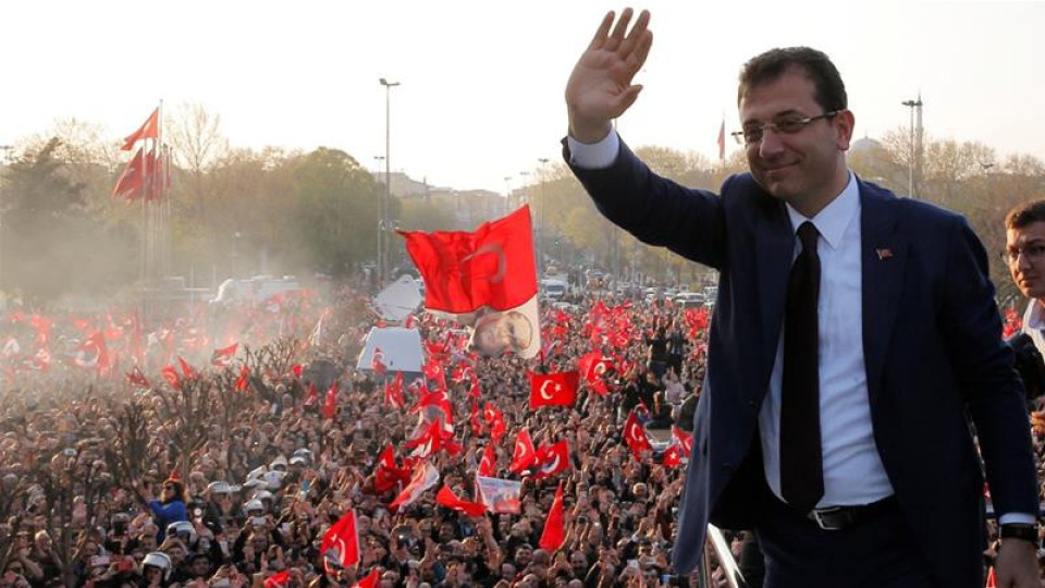 Новият кмет на Истанбул встъпи в длъжност | StandartNews.com