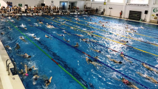 500 деца мерят сили в плувно първенство