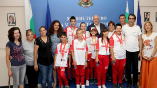 Красен Кралев награди медалисти от Евроигри за младежи с увреждания
