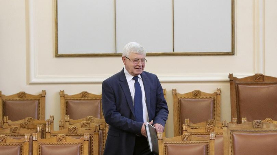 Депутатите изслушват здравния министър Ананиев | StandartNews.com