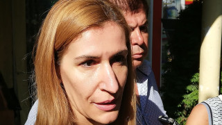 Ангелкова ще маха бариерата на Русалка преди плажа