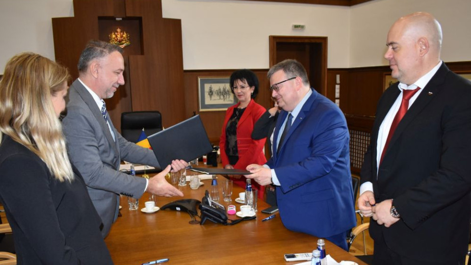 Цацаров уговори сътрудничество с румънски прокурор | StandartNews.com