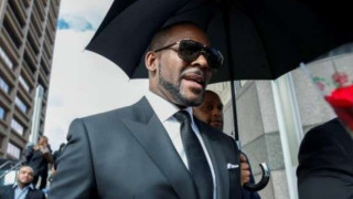 Арестуваха R. Kelly в Чикаго по 13 обвинения