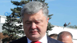 Радикали обсадиха дома на Порошенко