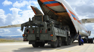 Нови пратки с части за С-400 пристигат в Турция