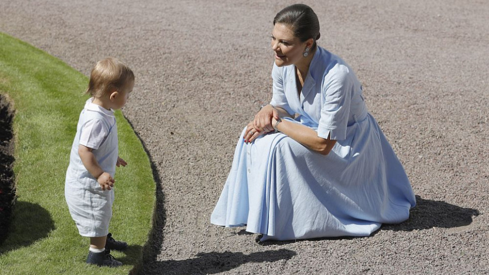 Шведската принцеса Виктория навърши 42 | StandartNews.com