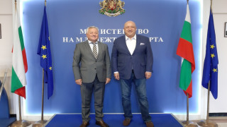 Министър Кралев прие посланика на Молдова