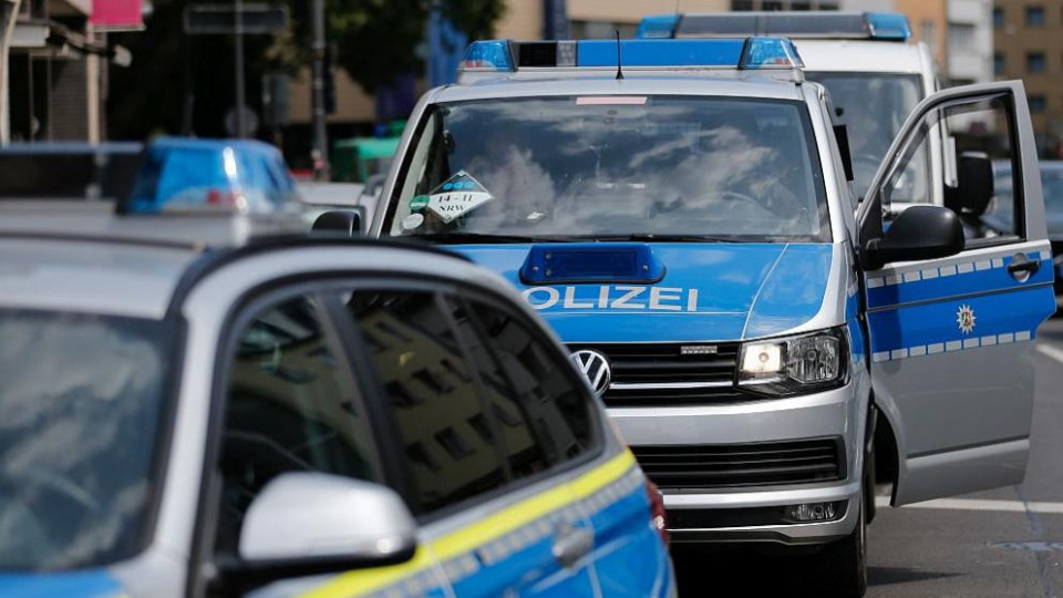 Самолет се заби в сграда в Германия, трима загинаха | StandartNews.com