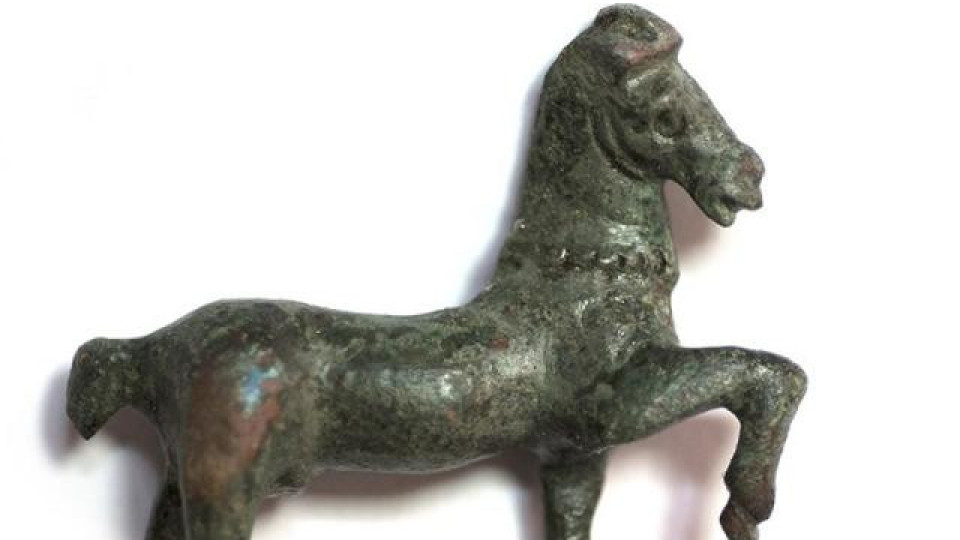 Откриха бронзова статуетка при разкопки в Русокастро | StandartNews.com