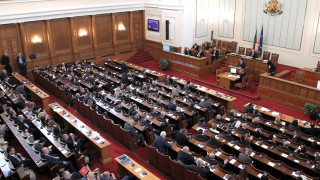 Парламентът гледа президентското вето за F-16