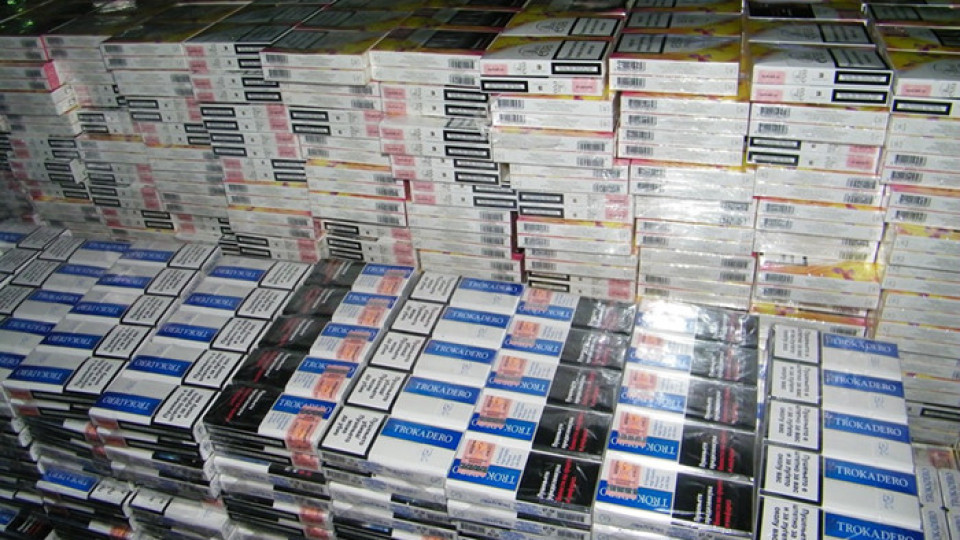 Задържаха 500 мастербокса контрабандни цигари на Кулата | StandartNews.com