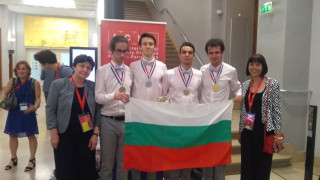 4 медала от ученическа олимпиада по химия в Париж