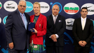 Костадинова награди Лалович с медал за "Олимпийски заслуги"