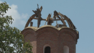 Мълния събори купол на църква