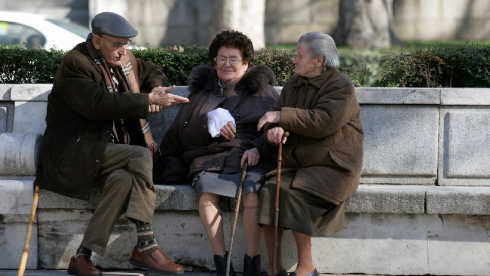 Жените у нас живеят средно 78,4 г., мъжете - 71,4 | StandartNews.com