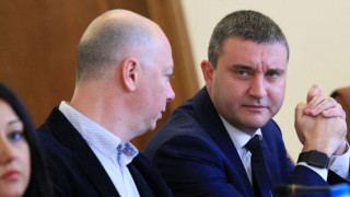 Горанов: Няма причина за оставка на шефката на НАП