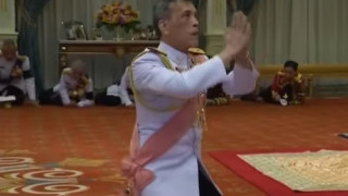 В Тайланд: Официална церемония за любовницата на краля