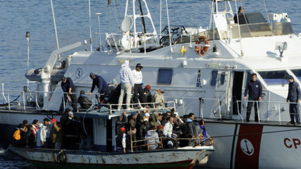 В Италия ще глобяват за спасяване на бежанци | StandartNews.com