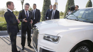 Туркменският президент готов да купи Сенат Aurus