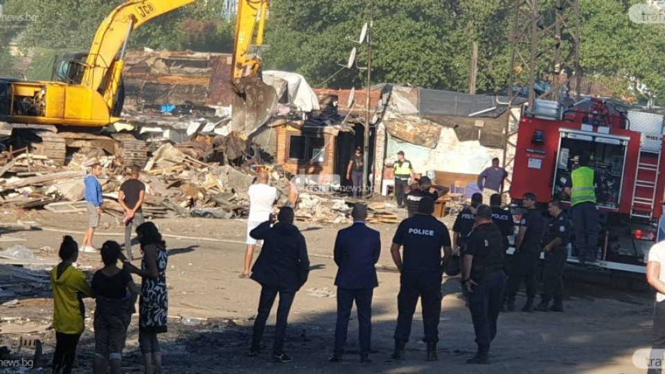 Булдозери погнаха ромски къщи в София | StandartNews.com