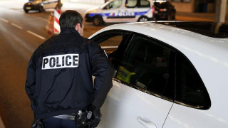 Част от улица във френски град пропадна