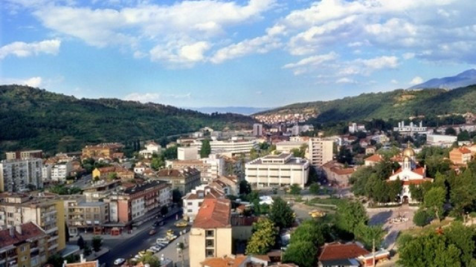Пожар, обгазяване и блокада в Дупница | StandartNews.com