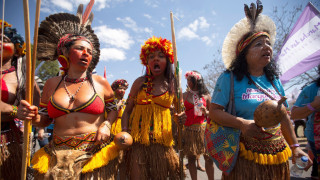 Индианци нахлуха в министерство в Бразилия