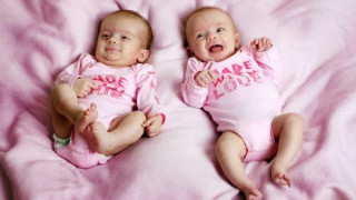Близнаци с 2,5 месеца разлика се родиха в Казахстан