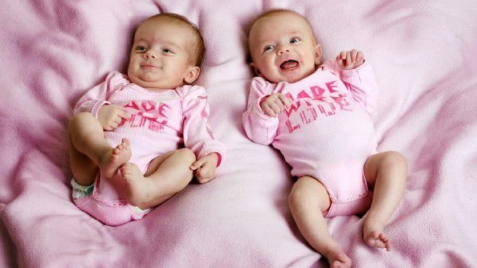 Близнаци с 2,5 месеца разлика се родиха в Казахстан | StandartNews.com