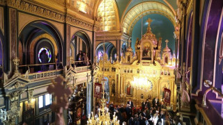 Желязната църква устоя на як порой в Истанбул