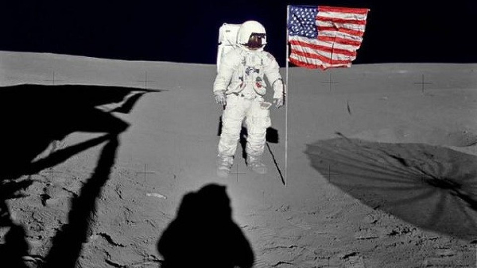 Лунният камък от "Аполо 14" бил земен | StandartNews.com