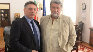 Рашидов се срещна с Данаил Кирилов
