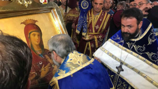 Чудотоворни икони посрещат в Старогорската епархия
