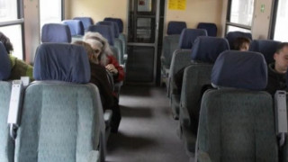 Допълнителни места във влаковете за почивните дни