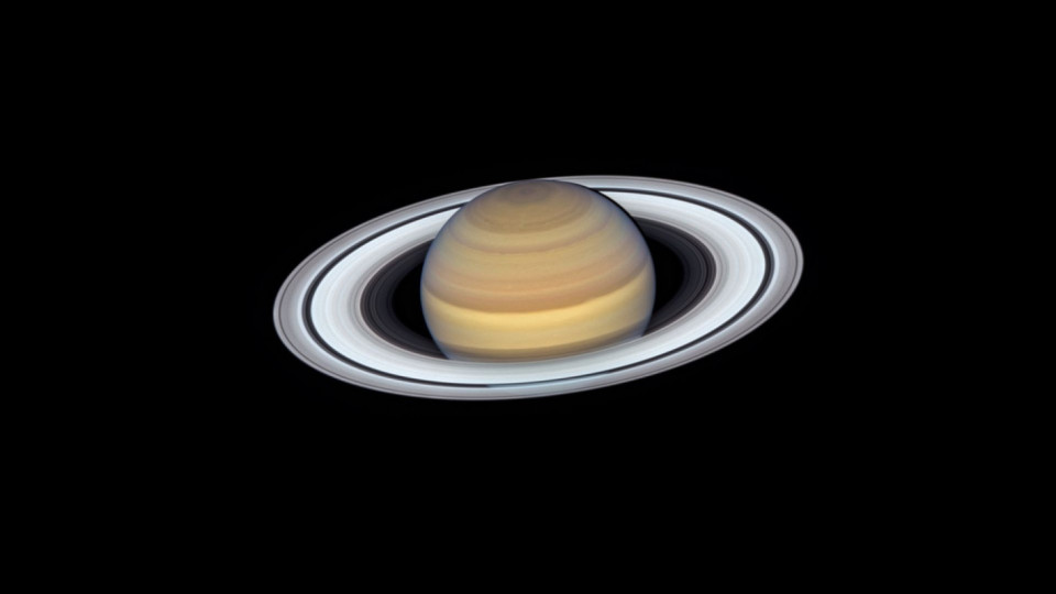 "Хъбъл" засне отново Сатурн | StandartNews.com