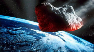Гигантски астероид минава покрай Земята