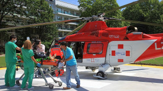 Докараха ранената Караянчева с хеликоптер в София