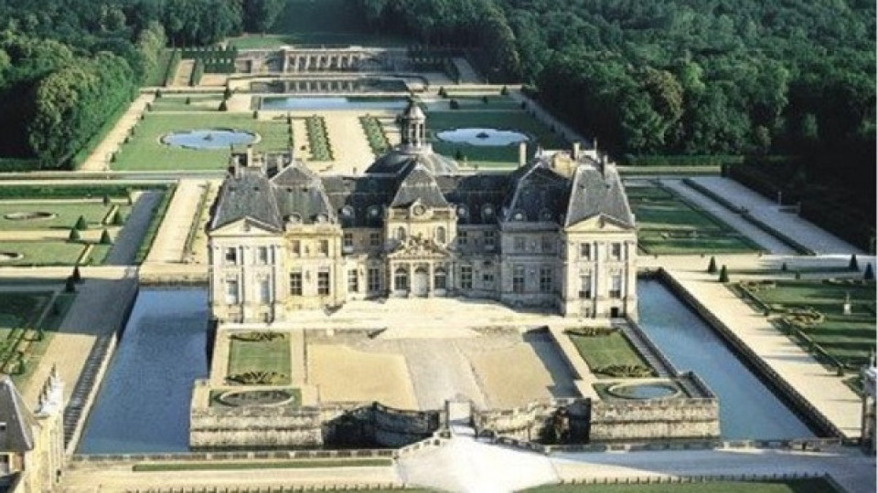 Обраха замък във Франция | StandartNews.com