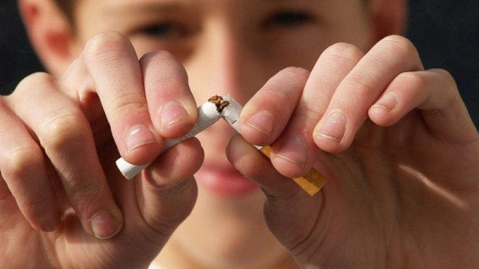Забрана за пушене пред деца в Гърция на открито | StandartNews.com