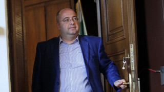 Ка­зак иг­рае за о­бе­да в Шу­мен