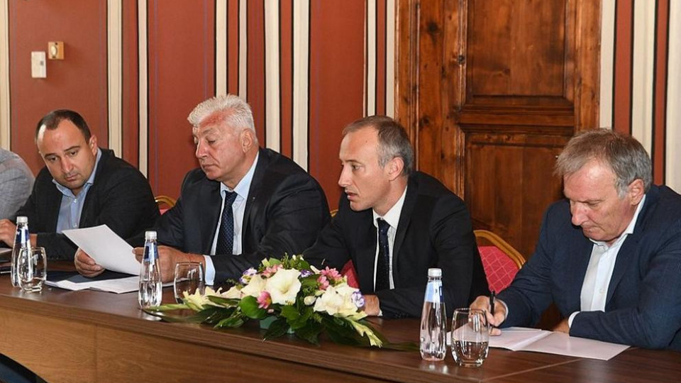 IT бизнесът ще преподава в училище | StandartNews.com