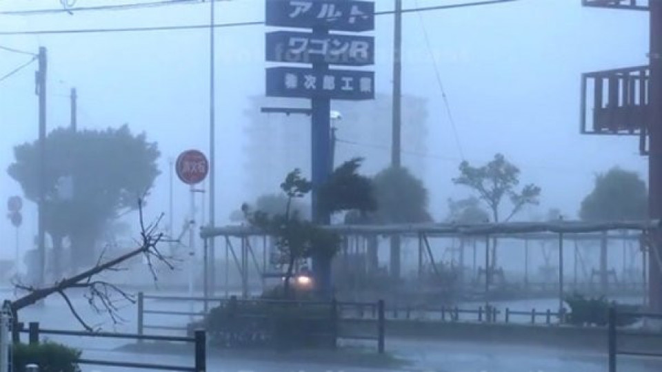 Тайфунът Тапа сее хаос в Япония | StandartNews.com
