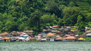 Туристи  бягат от Бали заради нова забрана