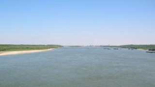 Нефтено петно се появи по Дунав