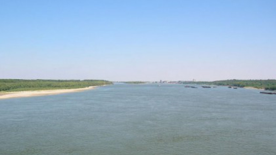 Нефтено петно се появи по Дунав | StandartNews.com