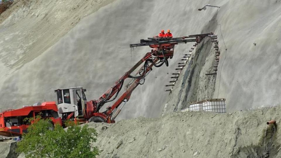 Копаят най-дългия тунел в България | StandartNews.com