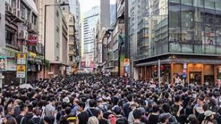 Жителите на Хонконг са непоколебими в протестите