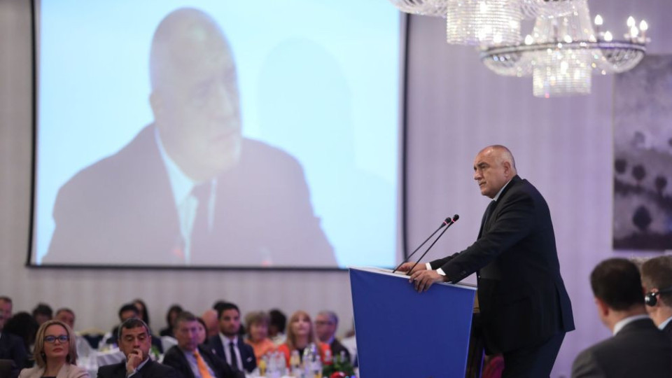 Борисов похвали инвестициите с високи заплати | StandartNews.com