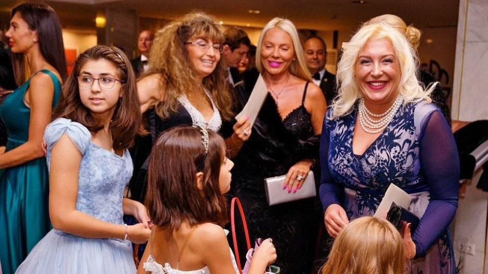 “Мисис Дама на годината“ подкрепи каузата на Парижкия бал в София | StandartNews.com