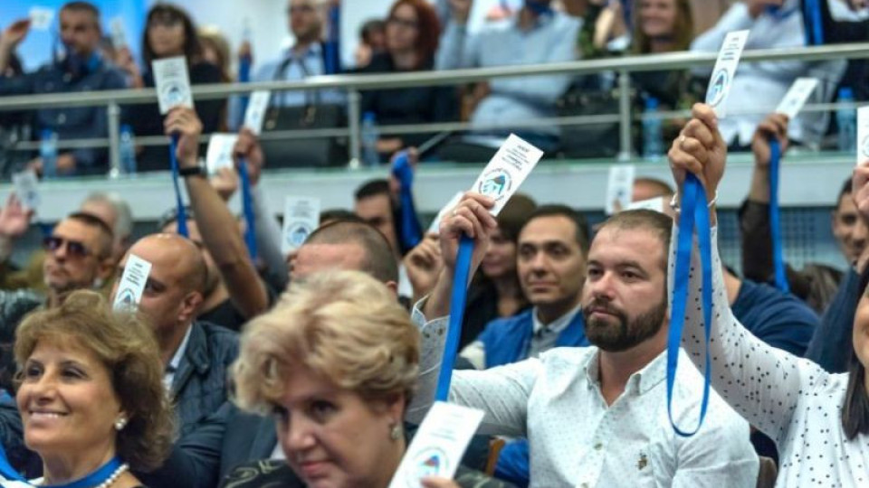 Неуспели политици влизат в партията на Слави | StandartNews.com